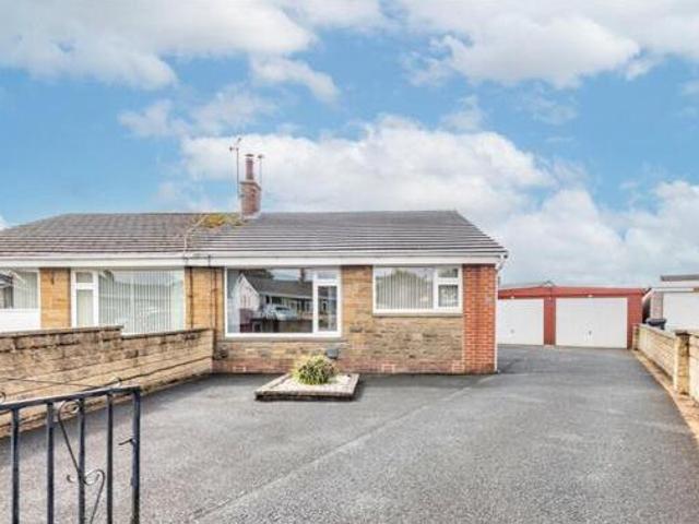 House for sale in Halifax, Calderdale