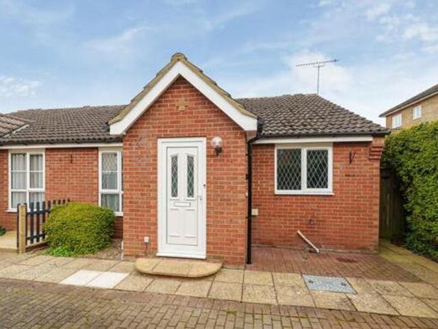 House for sale in Henlow, Bedfordshire