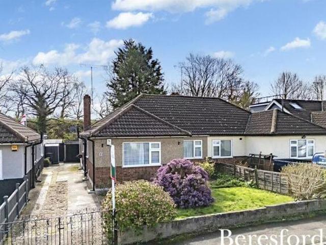 House for sale in Ingatestone and Fryerning, Navestock Side