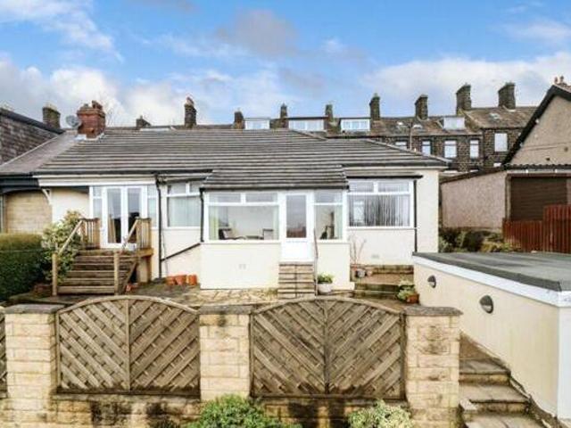 House for sale in Rufford Park, Yeadon