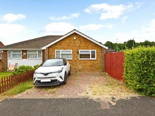 House for sale in Luton