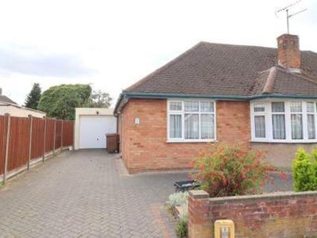House for sale in Luton