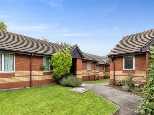 House for sale in Bollinbrook, Macclesfield