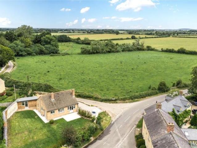 Bungalow for sale in Evershot, Oxfordshire