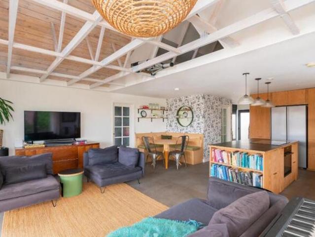 Bungalow for sale in Wapping Wharf, Feckenham