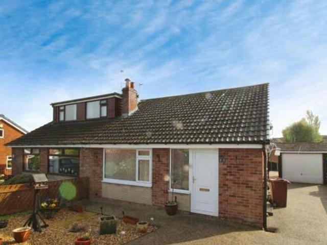 House for sale in Ossett, West Yorkshire