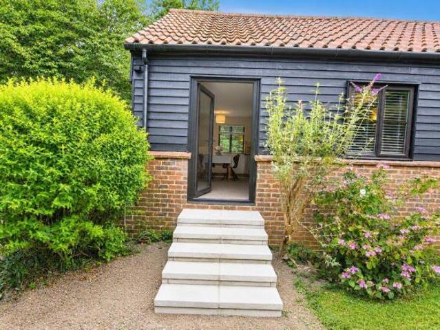Bungalow for sale in Midway, Kent