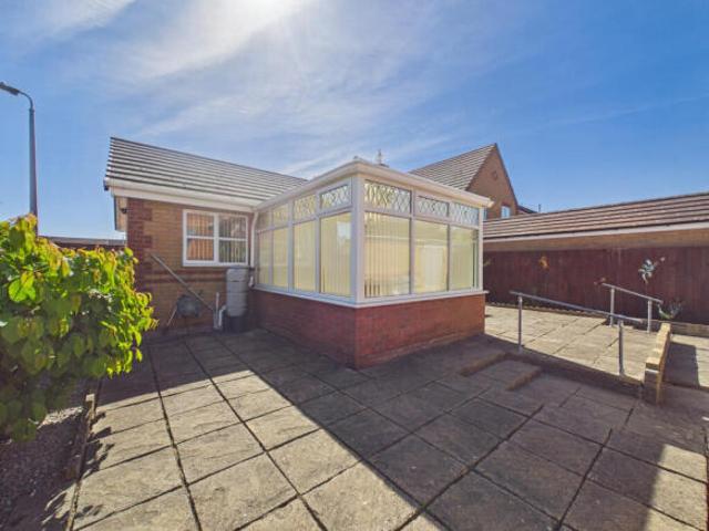 Bungalow for sale in Kingswood, Hull