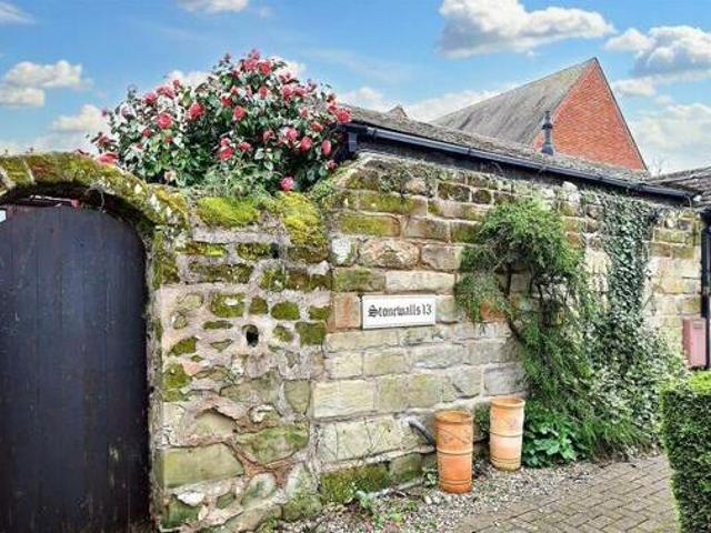 House for sale in Green Close, Warwickshire