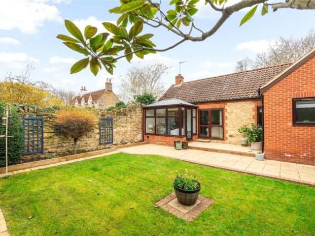 Bungalow for sale in Bedford