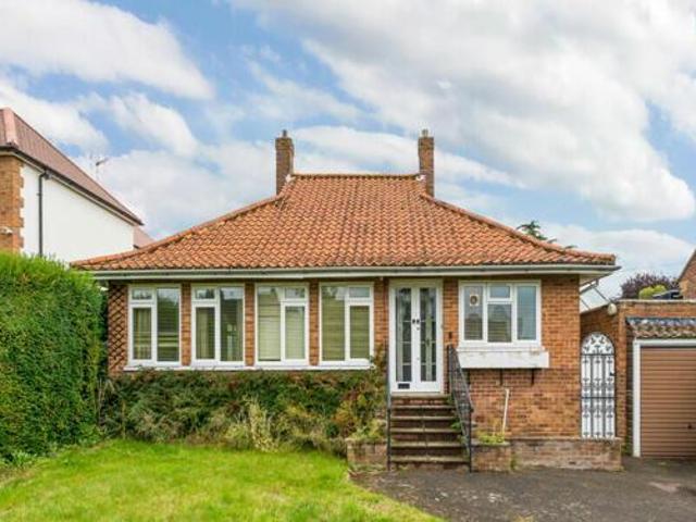 House for sale in Batchworth, Hertfordshire