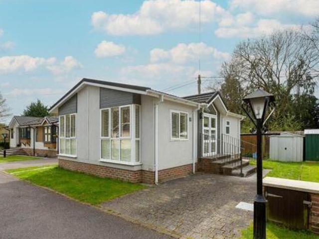 House for sale in Batchworth, Hertfordshire