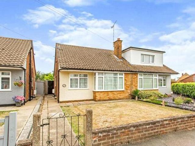 House for sale in Stroud Green, Barling