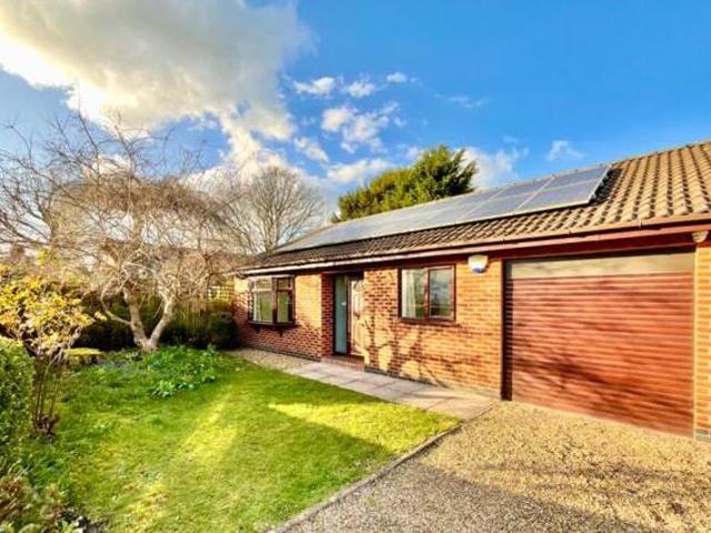 House for sale in Overslade, New Bilton