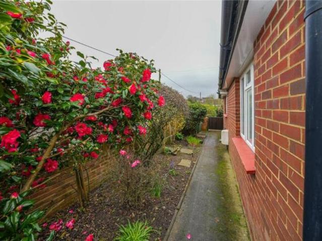 Bungalow for sale in Midway, Kent