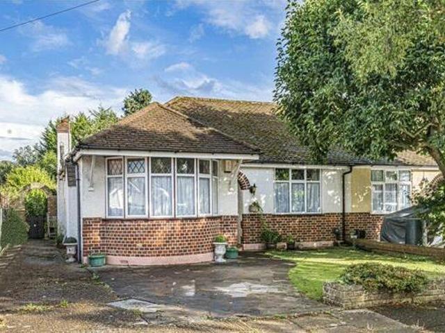 House for sale in Shepperton, Spelthorne