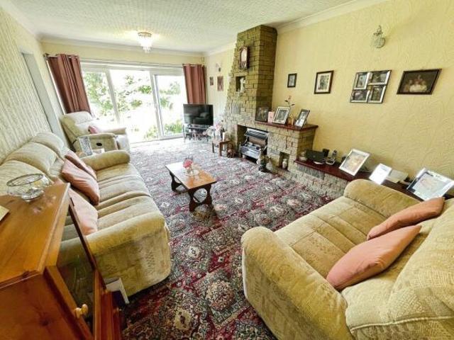 Bungalow for sale in Chipping Hill, Essex