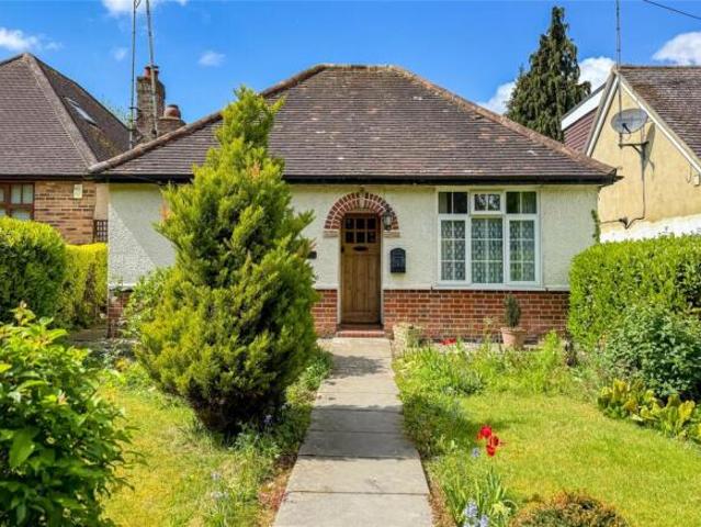 Bungalow for sale in Five Acres, Hertfordshire