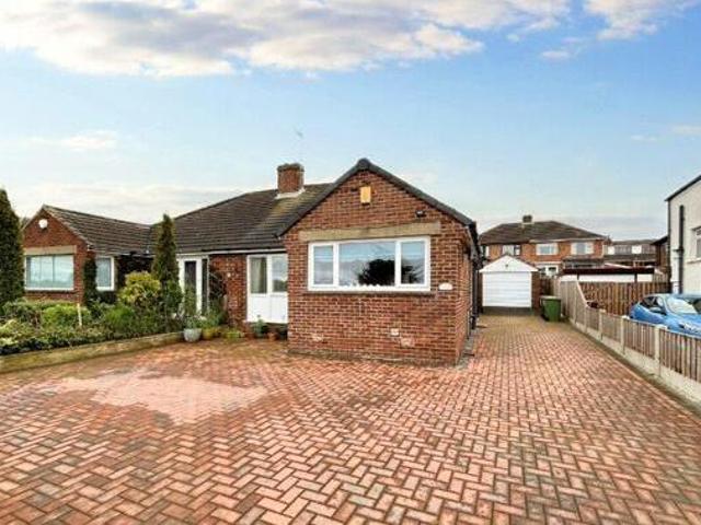 House for sale in Wrenthorpe, West Yorkshire