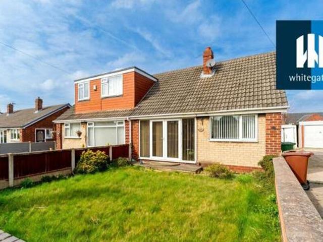 House for sale in Belle Isle, West Yorkshire
