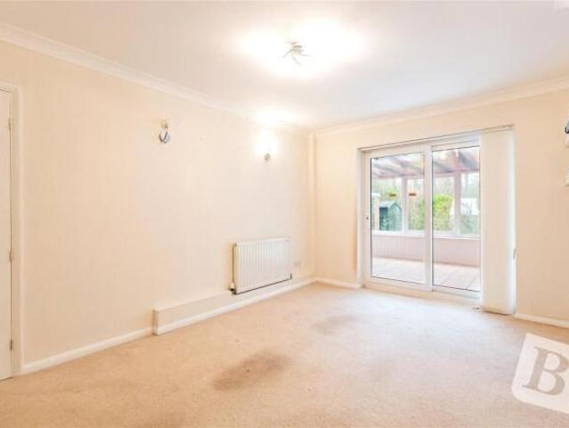 Bungalow for sale in Navestock Side