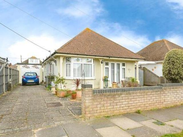 House for sale in Frinton and Walton, Dale Hill