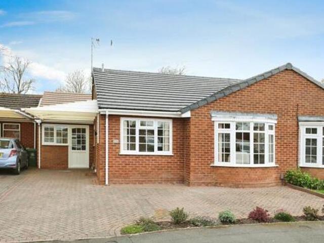 House for sale in Green Close, Warwickshire