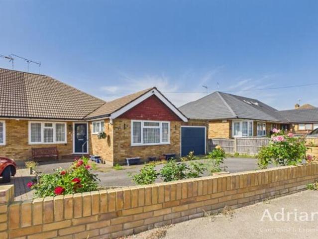 Bungalow for sale in Navestock Side