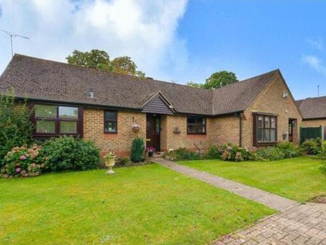 House for sale in Horsell, Woking