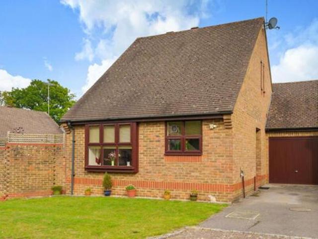 House for sale in Horsell, Woking