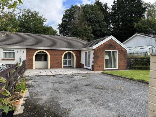 Bungalow for sale in Glanaman, Cwmamman