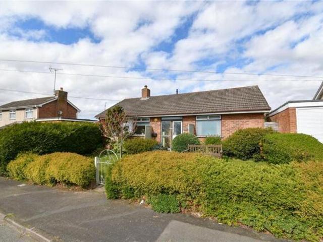 Bungalow for sale in Little Neston, West Vale