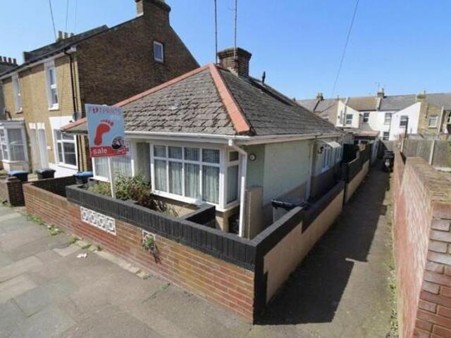 Bungalow for sale in Acol, Kent