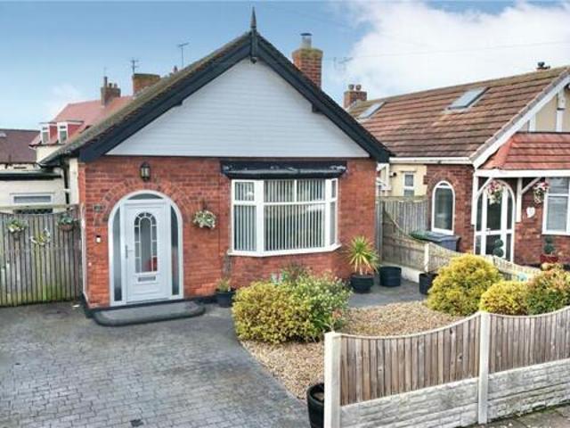 Bungalow for sale in Moreton