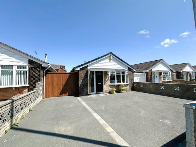 Bungalow for sale in Moreton, Carr Houses