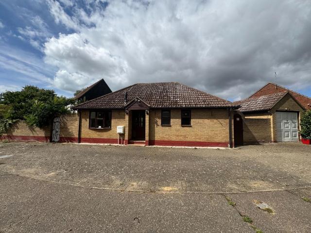 Bungalow for rent in Dale Hill, Essex