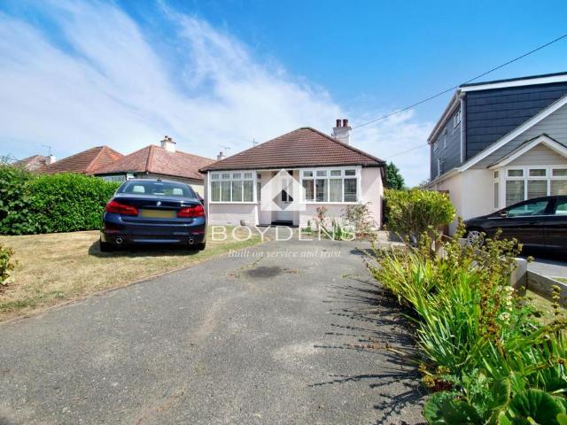 Bungalow for rent in Frinton and Walton, Dale Hill