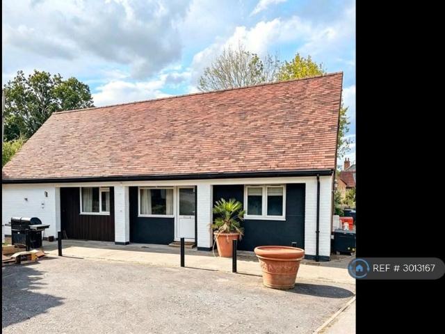 Bungalow for rent in St. Nicholas, Hurst