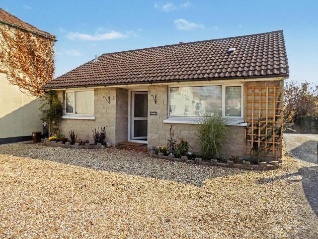 Bungalow for rent in Curry Rivel, Somerset