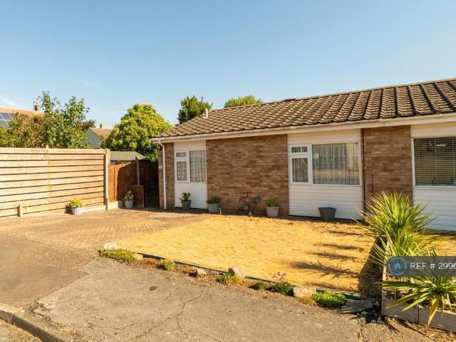 Bungalow for rent in Letchworth, Hertfordshire