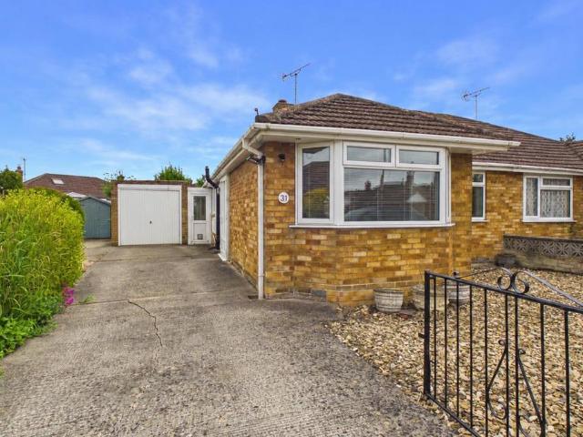 Bungalow for rent in Golden Valley, Gloucestershire