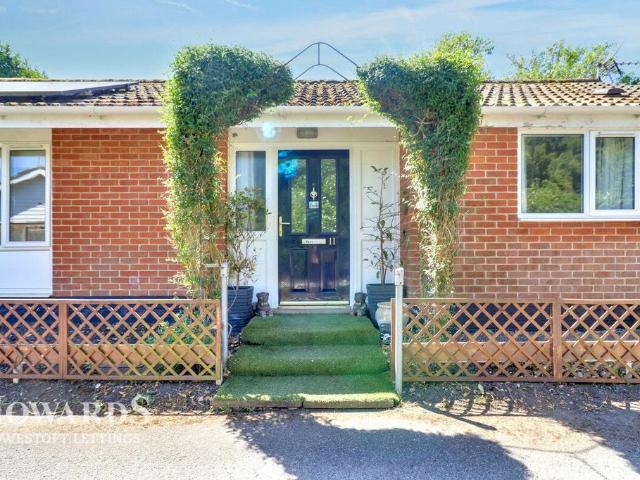 Bungalow for rent in Burgh St Peter, Norfolk