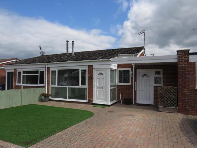 Bungalow for rent in Cliff Hill, Green Close