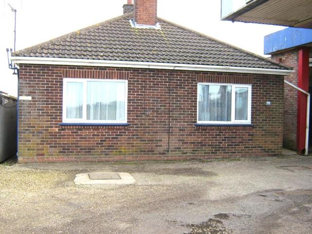 Bungalow for rent in Four Gotes, Cambridgeshire