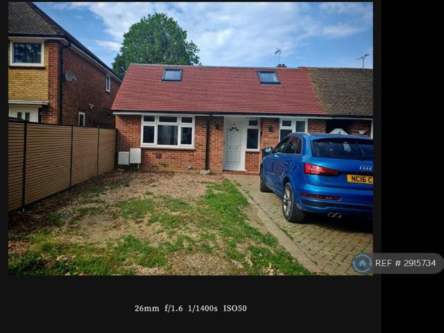 Bungalow for rent in Pachesham Park, Surrey