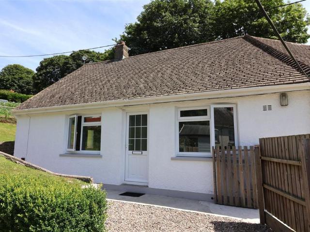Bungalow for rent in Camrose