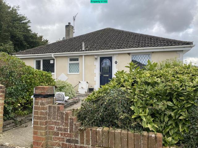 Bungalow for rent in Rodbourne, Swindon
