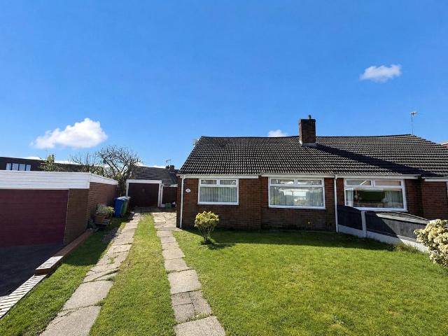 Bungalow for rent in Lady House, Burnedge