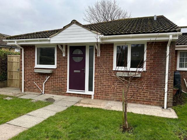 Bungalow for rent in Blacklands, Guestling Green
