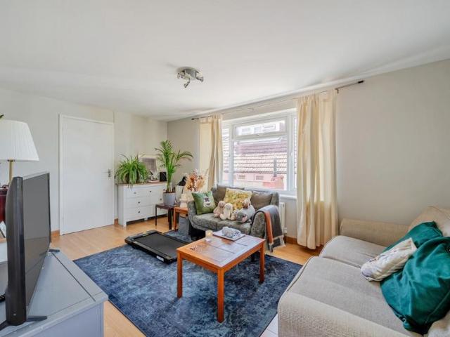 House for rent in Fishersgate, West Sussex